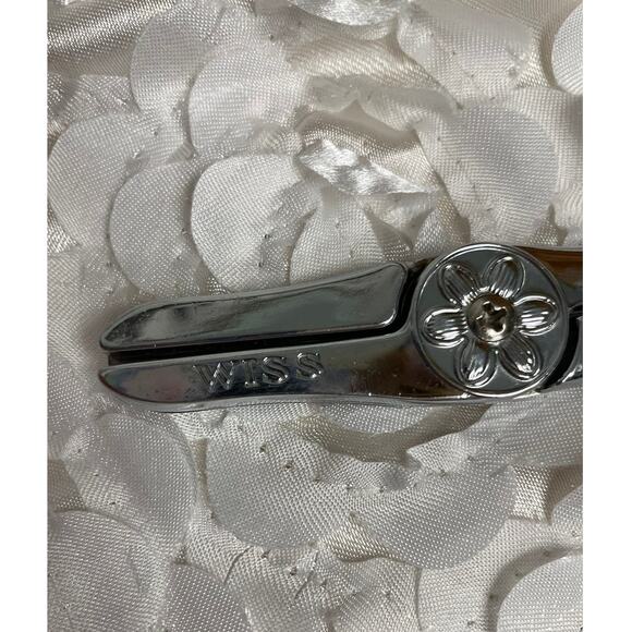 Vintage Wiss Flower Floral Shears FH4 Newark N.J. USA with flower accents EUC - Picture 4 of 5